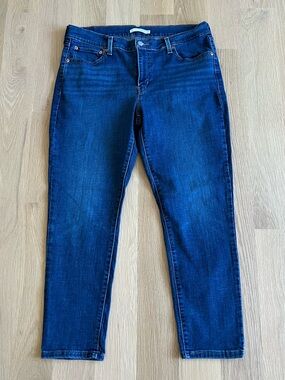 Levi's Women's Skinny Jeans in Dark Blue Denim, Size 32